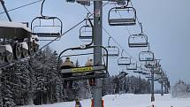 První lyžování na zadovské Kobyle v sezoně 2021/2022.