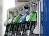 Za poslední dva týdny zlevnil litr nafty průměrně o dvě koruny. Diesel je na čerpacích stanicích nejlevnější od začátku října roku 2021. Ilustrační snímek