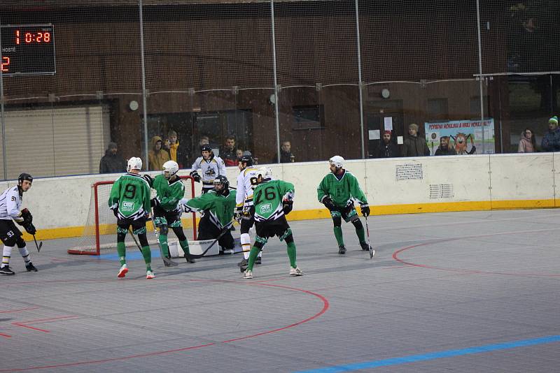 Hokejbalová první liga: HBC Prachatice - Pedagog Č. Budějovice 4:2.