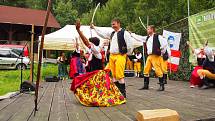 Jelenovršské slavnosti nabídly folklór i ukázky plavení dřeva na Schwarzenberském plavebním kanále.