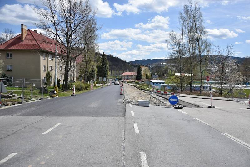 Opravy silnice ve vimperské Šušické ulici.