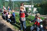 Školní zahrada ve Vodňanské ulici se v úterý odpoledne proměnila v běžeckou trať při akci Běhej jako Emil.