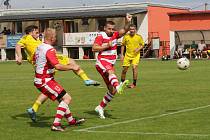 Přípravný fotbal: Lhenice - Prachatice 0:4 (0:3).