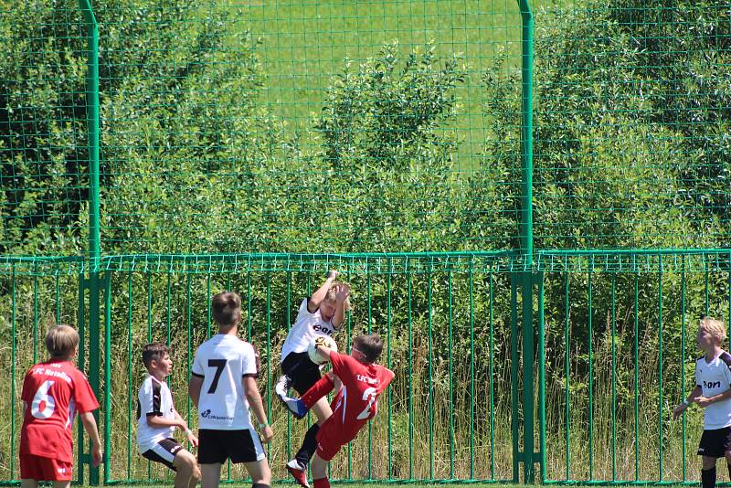 Mladí fotbalisté si zahráli zajímavý turnaj v Lažištích.