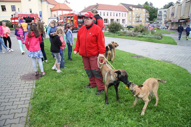 Oblastní spolek českého Červeného kříže uspořádal v pondělí v Prachaticích ve spolupráci se složkami integrovaného záchranného systému Den branné přípravy.