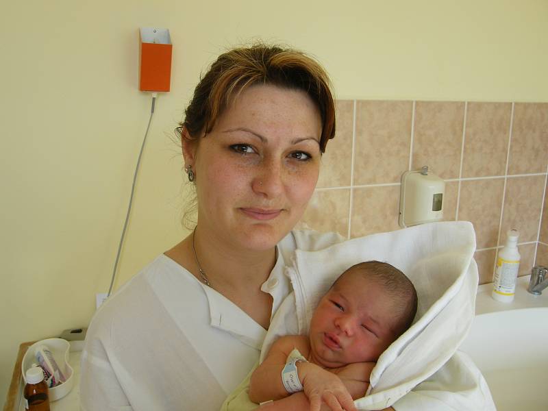 Karel Grabmüller  se v prachatické porodnici narodil 12. března 2012 v 11.53 hodin, vážil 3510 gramů a měřil 51 centimetrů. Rodiče Alena Szabová a Karel Grabmüller jsou z Vyšovatky. 