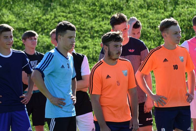 Fotbalisté Šumavanu Vimperk v pondělí odstartovali přípravu na novou sezonu. Čtrnáct dní budou s muži trénovat společně i starší dorostenci.