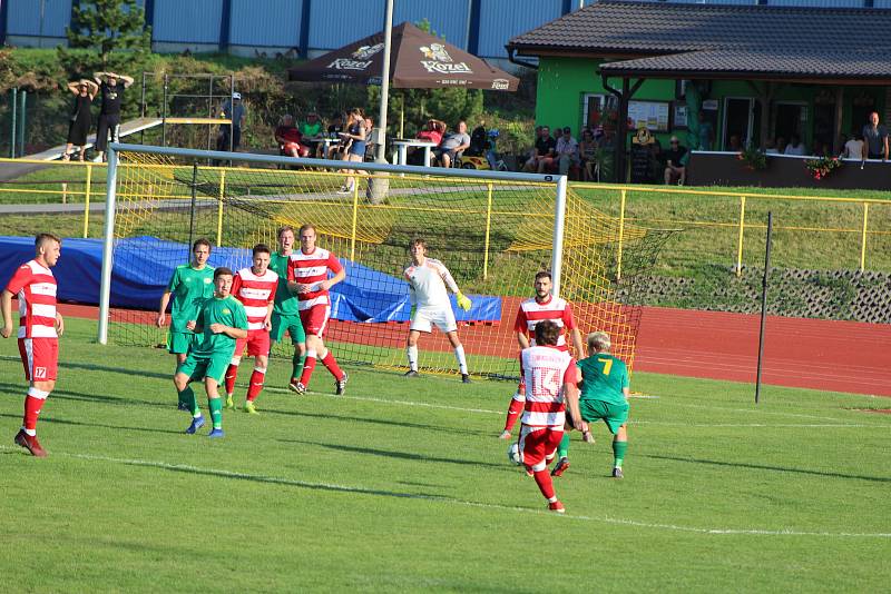 Fotbalová I.A třída: Prachatice - Lhenice 2:1.