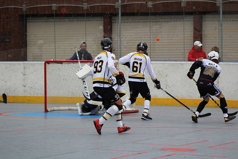 Hokejbalová extraliga: HBC Prachatice - HBC Svítkov Stars Pardubice 3:2 PP (1:1, 0:1, 1:0 - 1:0).