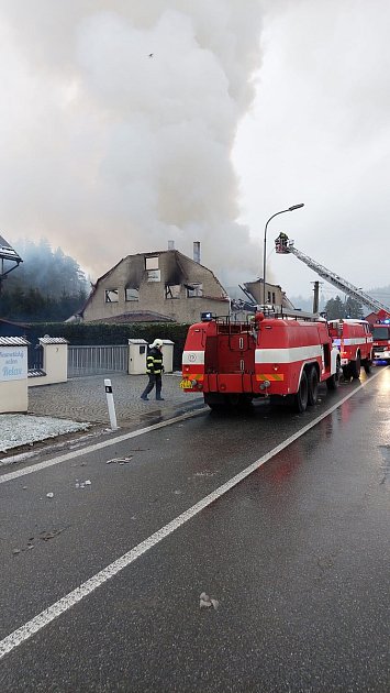 Požár ubytovny v Houžné u Lenory.