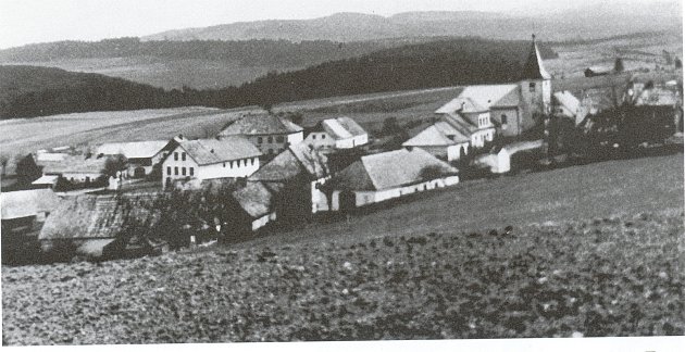 Obec Cudrovice poblíž Blažejovic v době, kdy tam žily desítky lidí.