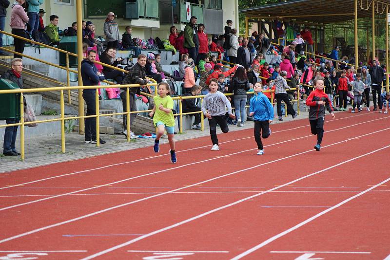 Děti z prvního stupně ZŠ absolvovaly okresní atletickou olympiádu.