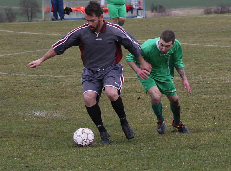 Fotbalový OP mužů: Dub - Lhenice 0:4.