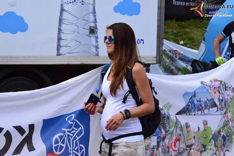 Bikeři zdolávali 21. Šumavský MTB maraton. Foto: Zdeněk Formánek