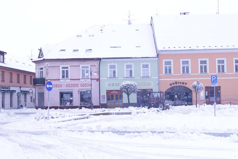 Ve Vodňanech leží 10 cm sněhu.