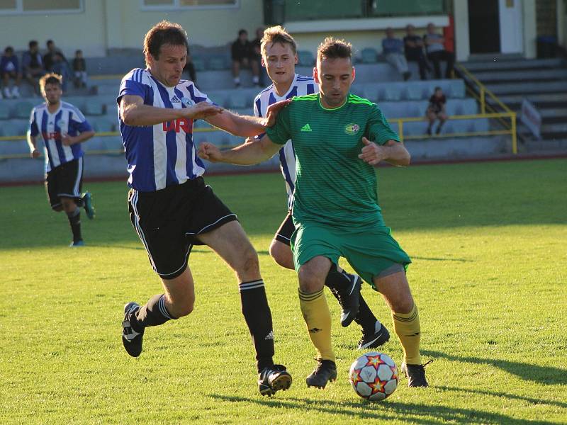 Fotbalový KP: Prachatice - Blatná 2:0.