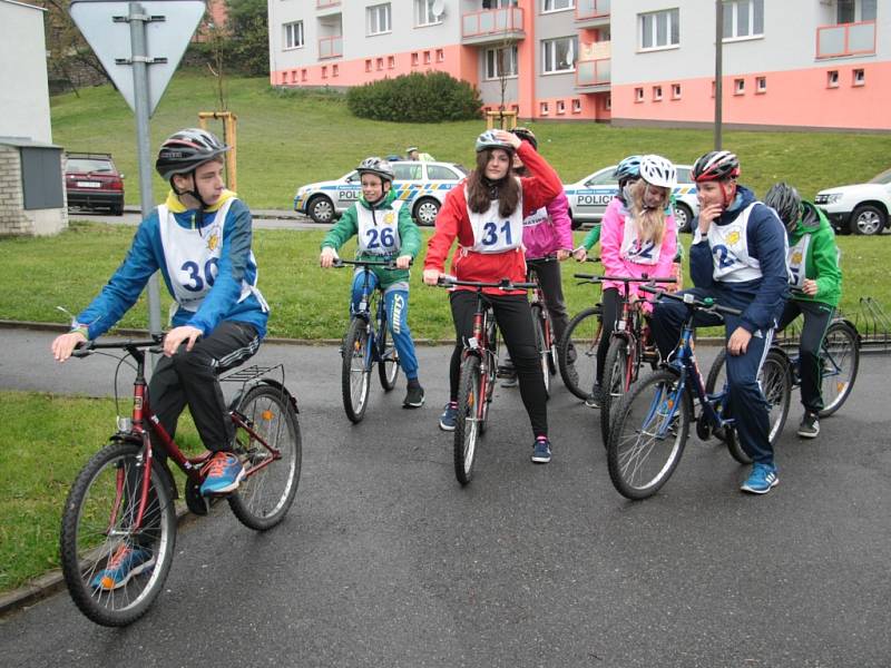 V Prachaticích se ve čtvrtek 5. května uskutečnilo okresní kolo soutěže mladých cyklistů. Ti museli zvládnout nejen jízdu na dopravním hřišti, ale také jízdu zručnosti, testy a zdravovědu.