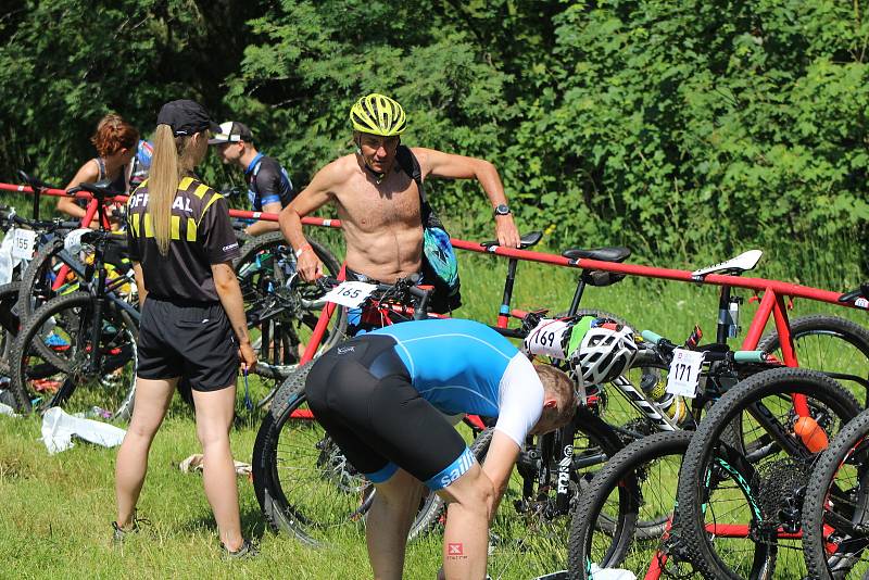 Za úmorného vedra se konal další ročník Světového poháru XTERRA CZECH.