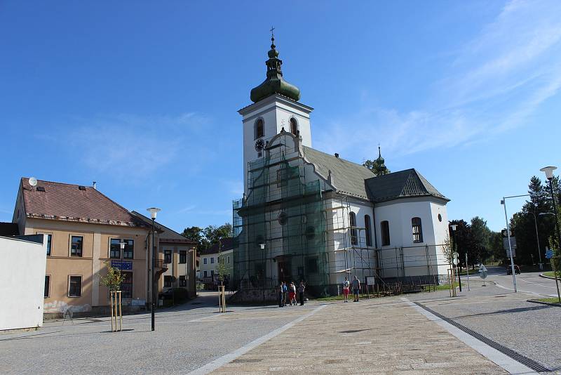 Volarské náměstí čeká první zatěžkávací zkouška. Slavnosti dřeva 2017.