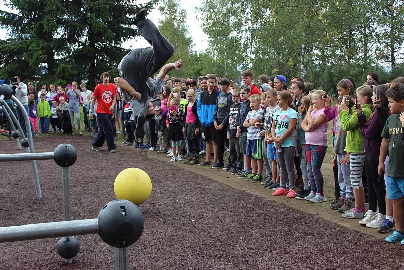 Veřejné parkourové hřiště otevřeli v pondělí 4. září ve Volarech.