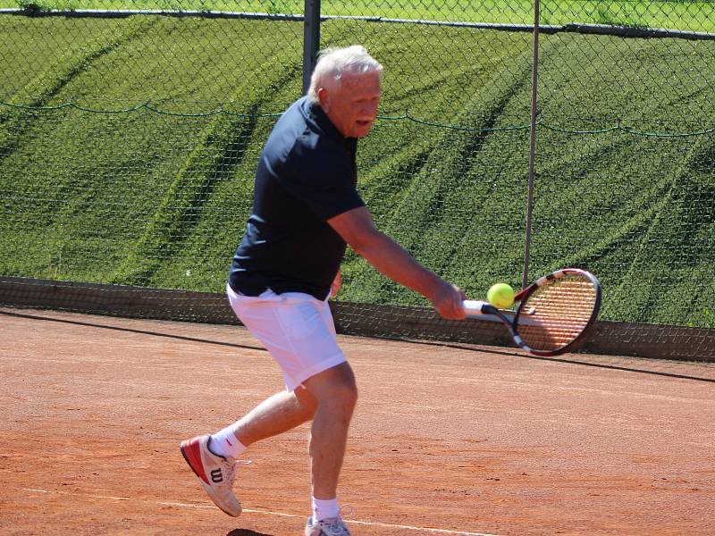 Tenisoví hobbíci se sešli na turnaji v Prachaticích.
