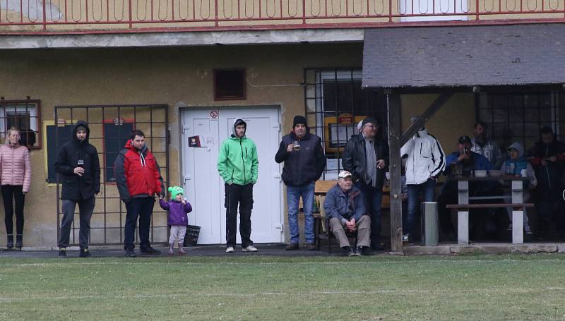 Fotbalový OP mužů: Dub - Lhenice 0:4.