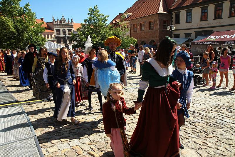 Historický průvod na Slavnostech Zlaté stezky v Prachaticích.