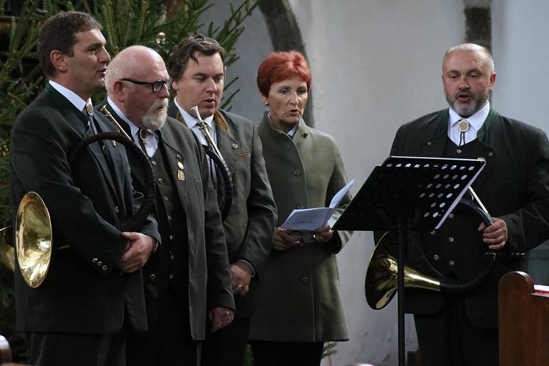 V prachatickém kostela sv. Jakuba se v sobotu uskutečnila Svatohubertská mše.