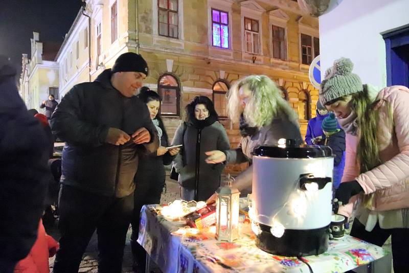 Česko zpívá koledy 2019 na náměstí ve Vimperku.