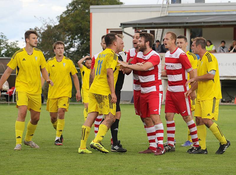 Fotbalová I.A třída: SK Lhenice - SK Čkyně 1:2 (0:1).