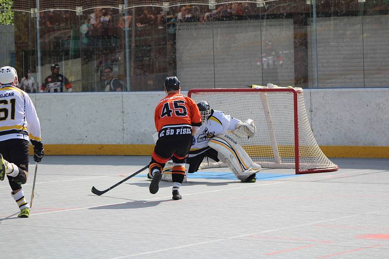 Play off 2. hokejalové ligy: HBC Prachatice - HC ŠD Písek 7:2.