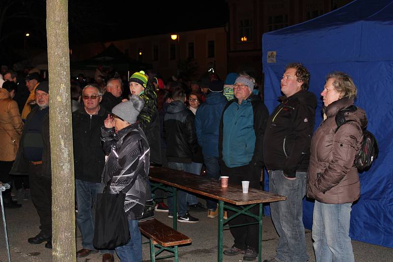 Bohatý program, včetně příjezdu paní Zimy v kočáře, čekal na návštěvníky na netolickém náměstí.