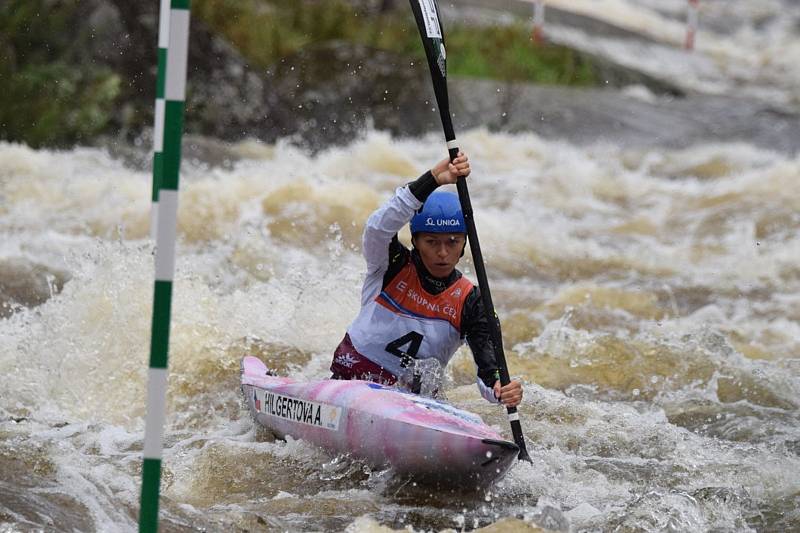 MČR vodních slalomářů na Lipně - kategorie K1.