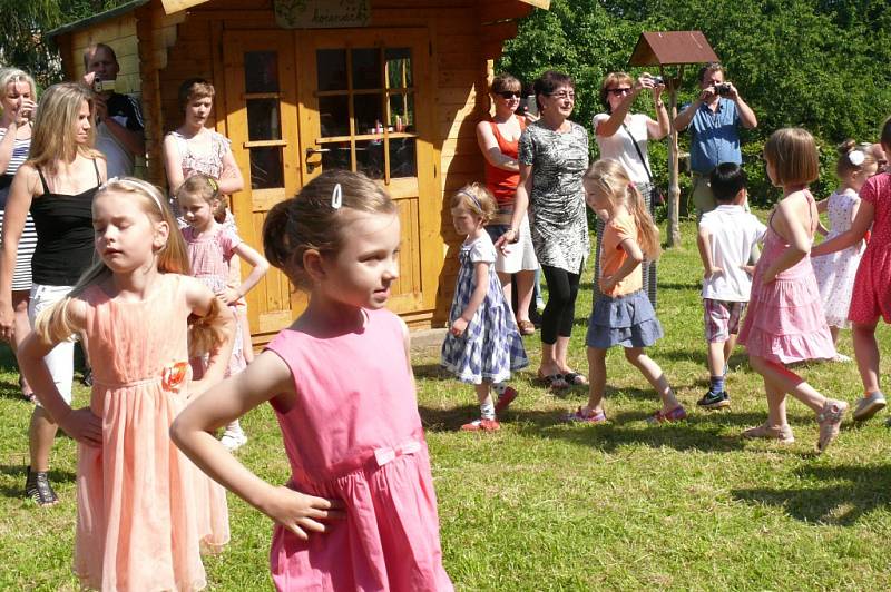 Budoucí školáci se loučili s mateřskou školou v Zahradní ulici.