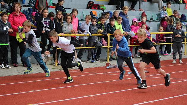 Děti z prvního stupně ZŠ absolvovaly okresní atletickou olympiádu.