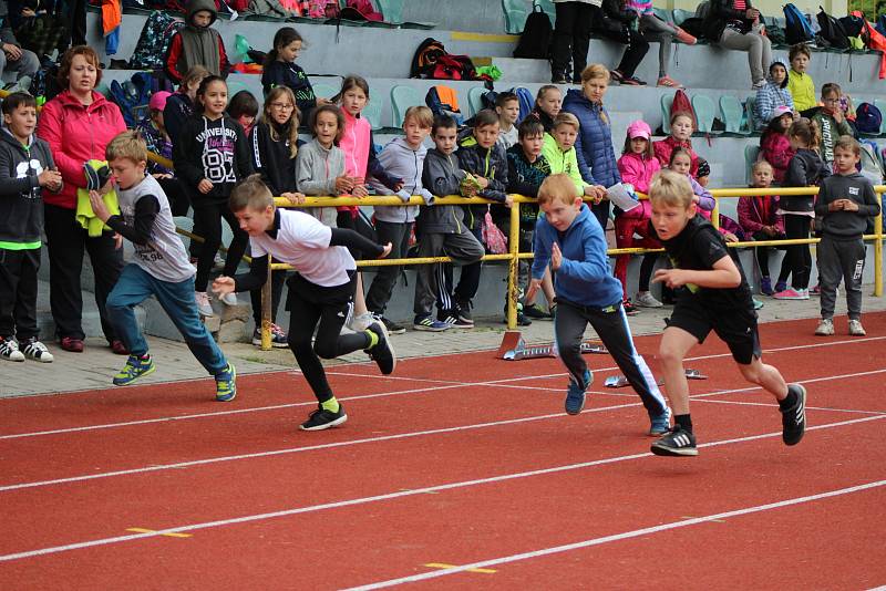 Děti z prvního stupně ZŠ absolvovaly okresní atletickou olympiádu.