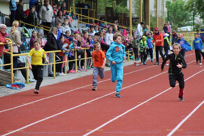 Děti z prvního stupně ZŠ absolvovaly okresní atletickou olympiádu.