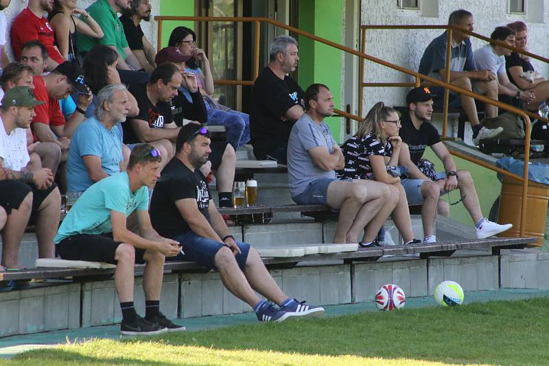 Přípravný fotbal: Strunkovice - Hradiště 7:1.