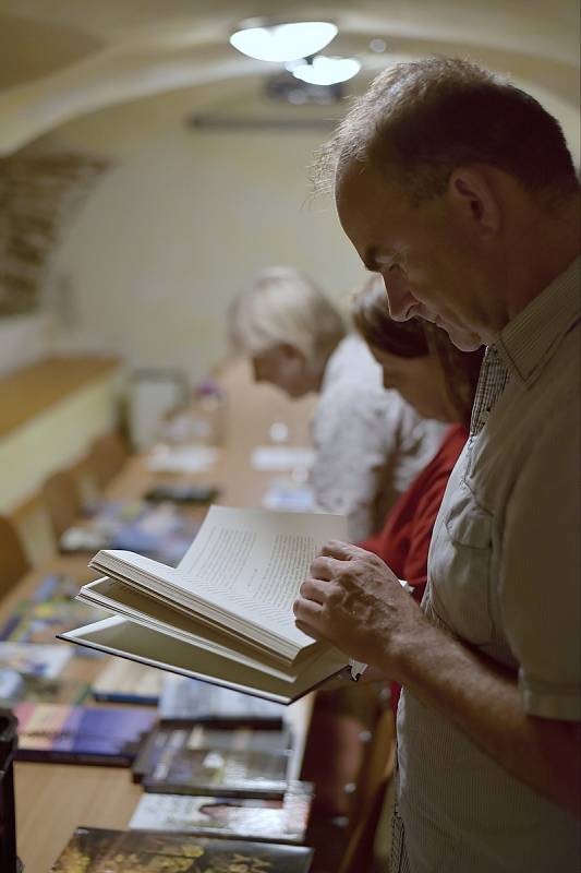 Porota Šumavy Litery si vyzvedla knihy, které ohodnotí a jedné z nich udělí Cenu Johanna Steinbrenera.