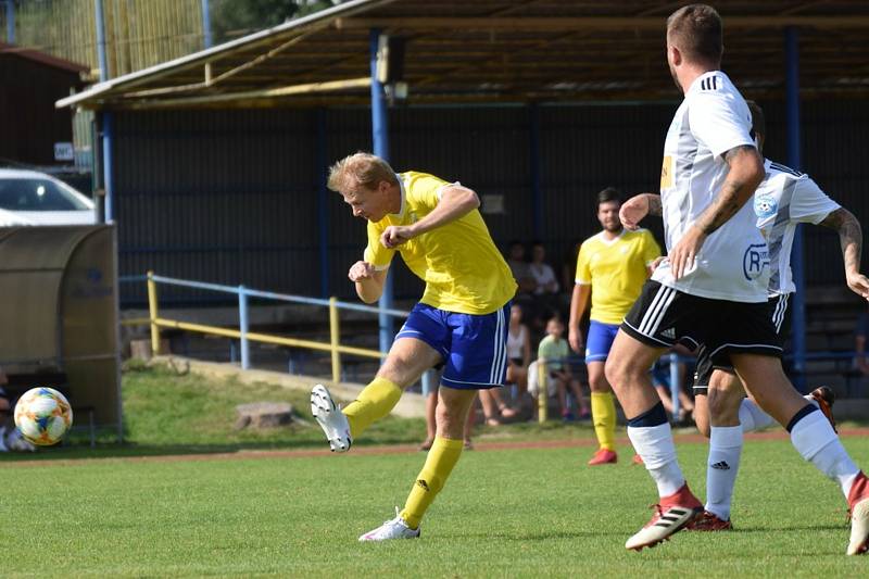 Fotbalová A třída: Vimperk - Sousedovice 4:2.