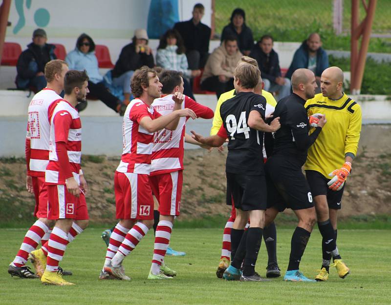 Fotbalová I.A třída: Lhenice - Dolní Dvořiště 1:3 (0:2).