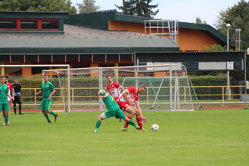 Fotbalová A třída: Prachatice - Semice 2:4.