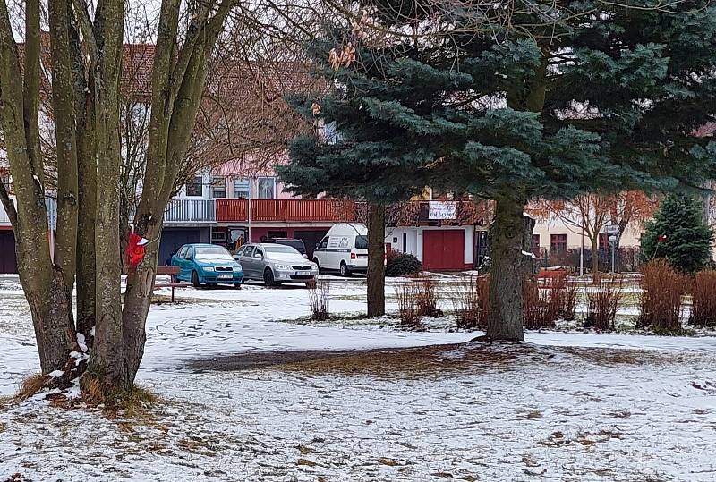 Čertovská neděle ve Volarech byla i s nadílkou.