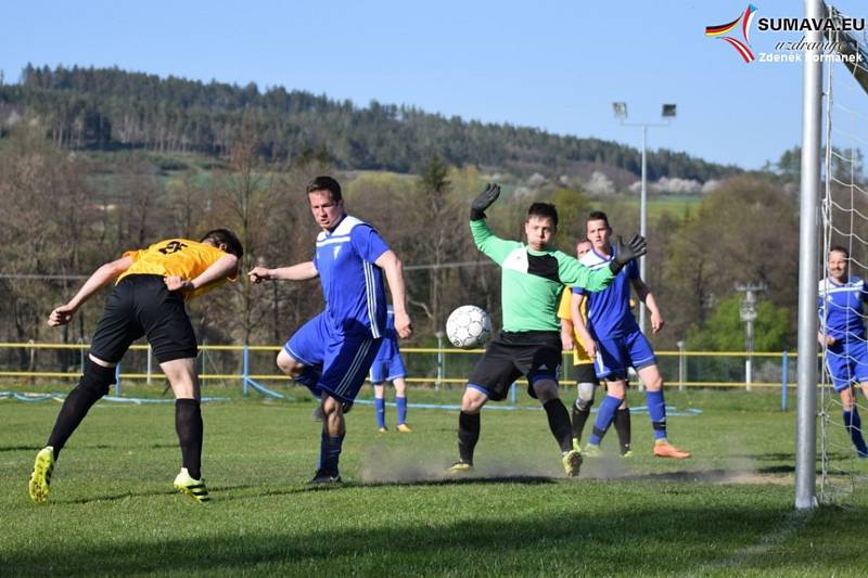 Fotbalový OP Prachaticka: Čkyně B - Vacov B 1:1 (17. Chalupa - 24. Dyk).