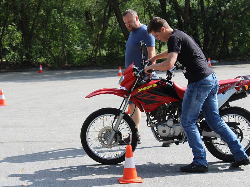 Místo, kde mohou skládat prachatičtí motorkáři praktické zkoušky, je v blízkosti Klimy.