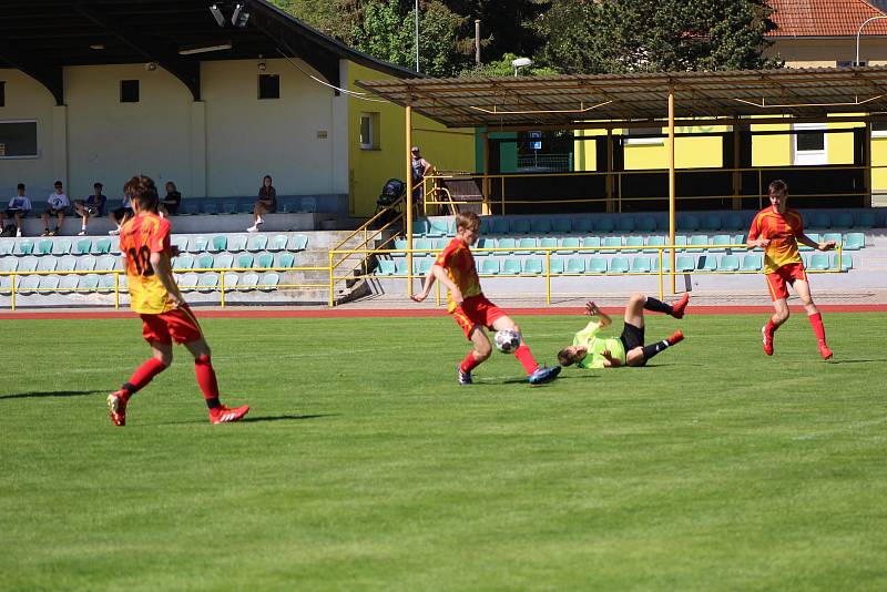 KP staršího dorostu: Tatran Prachatice - Meteor Tábor 5:1 (4:1).