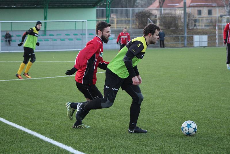 Přípravný fotbal: Prachatice - Osek 3:4.