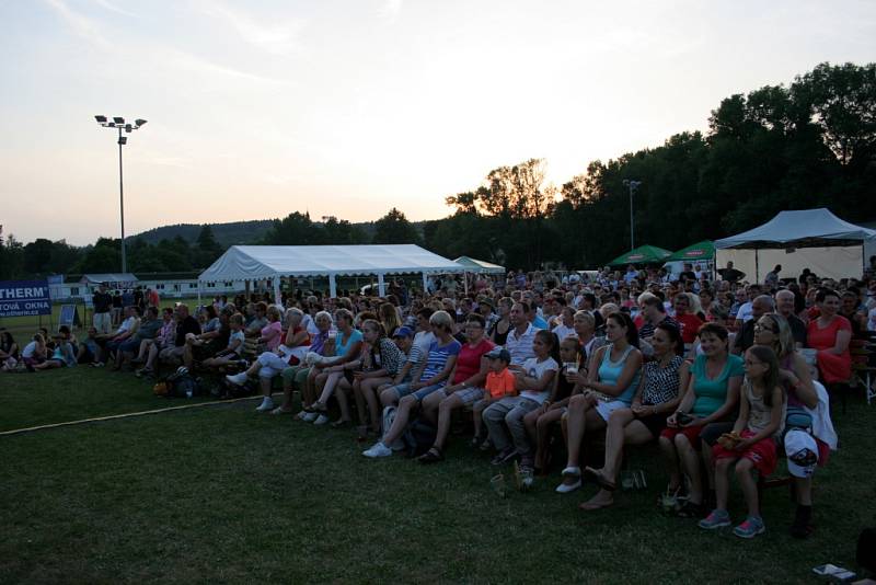 Areál Slavoje Husinec patří obvykle sportu, tentokrát se stal zázemím pro dvoudenní festival v rámci Husových oslav.