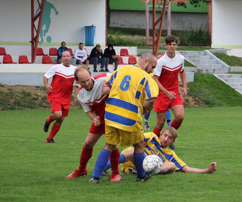 Fotbalový OP Prachaticka: Lhenice B - Nebahovy 2:2.