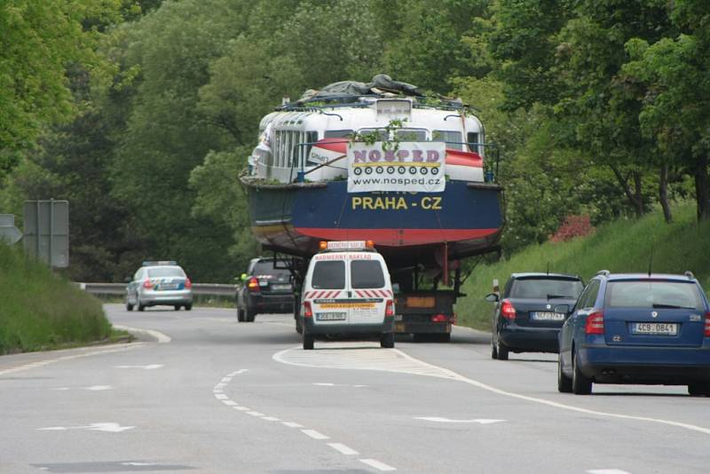 Je krátce před půl dvanáctou a loď Lipno míří na Netolice a odtud dál do cíle své cesty v Týně nad Vltavou.